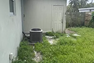 5521 SW 34th St, Pembroke Park, FL 33023 - Photo 10