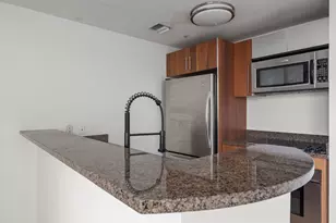 300 S Biscayne Blvd, Miami, FL 33131 - Photo 10