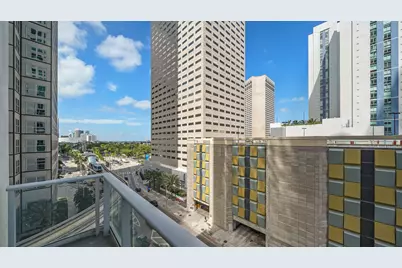 300 S Biscayne Boulevard #L-832, Miami, FL 33131 - Photo 2