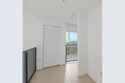 300 S Biscayne Boulevard #L-832, Miami, FL 33131 - Photo 24