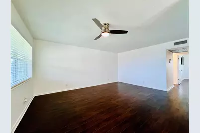 200 Northampton J #200, West Palm Beach, FL 33417 - Photo 6