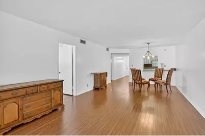 8921 S Hollybrook Boulevard #209, Pembroke Pines, FL 33025 - Photo 4