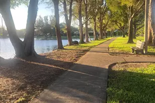 2301 Buttonwood Ave, Pembroke Pines, FL 33026 - Photo 16