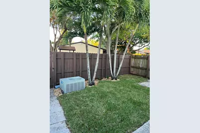 2301 Buttonwood Avenue, Pembroke Pines, FL 33026 - Photo 14