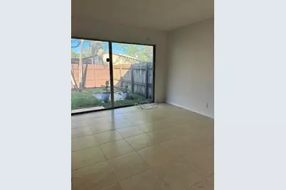 2301 Buttonwood Avenue, Pembroke Pines, FL 33026 - Photo 8
