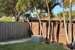 2301 Buttonwood Ave, Pembroke Pines, FL 33026 - Photo 12