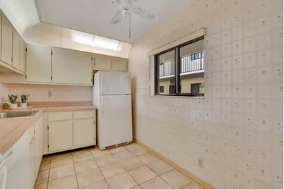 5340 Las Verdes Circle #208, Delray Beach, FL 33484 - Photo 10