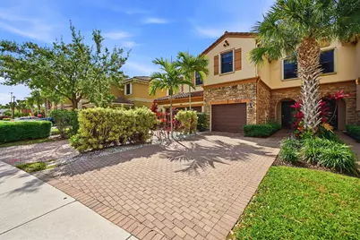 10415 Wellington Parc Drive, Wellington, FL 33449 - Photo 2