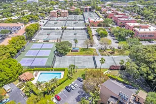 680 Tennis Club Dr, Fort Lauderdale, FL 33311 - Photo 16