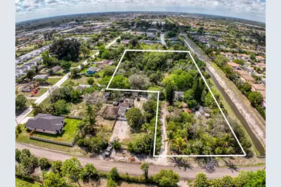 470 N 63rd Trl Trail N, West Palm Beach, FL 33413 - Photo 1