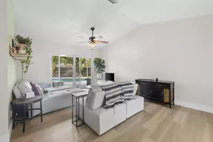 1127 NW 9th St, Boynton Beach, FL 33426 - Photo 10