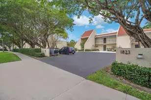 1823 Presidential Way, West Palm Beach, FL 33401 - Photo 2