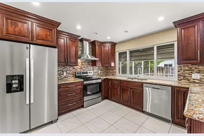 8821 NW 3rd Street, Pembroke Pines, FL 33024 - Photo 10