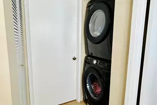 8201 NW 8th St, Miami, FL 33126 - Photo 24