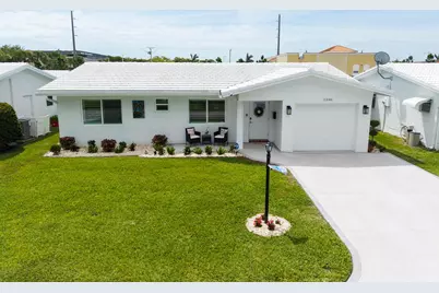 2390 SW 14th Avenue, Boynton Beach, FL 33426 - Photo 2