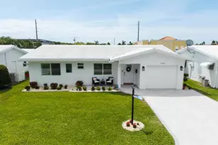 2390 SW 14th Ave, Boynton Beach, FL 33426 - Photo 2
