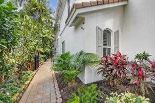 106 Las Brisas Cir, Hypoluxo, FL 33462 - Photo 4