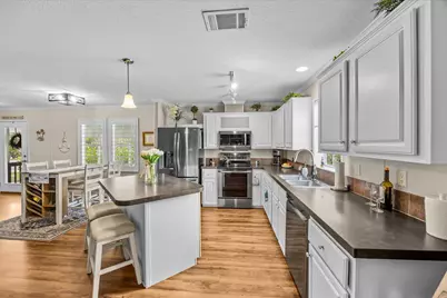 121 SE Paradise Place, Stuart, FL 34997 - Photo 4