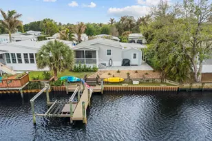 121 SE Paradise Pl, Stuart, FL 34997 - Photo 2