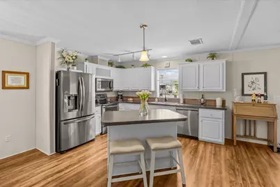 121 SE Paradise Place, Stuart, FL 34997 - Photo 6