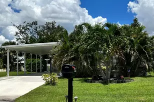 121 SE Paradise Pl, Stuart, FL 34997 - Photo 10