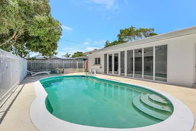 334 SW 13th Avenue, Boynton Beach, FL 33435 - Photo 2