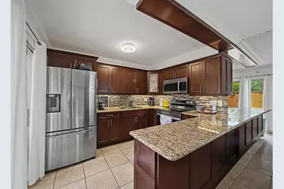 149 Lake Arbor Drive, Palm Springs, FL 33461 - Photo 6