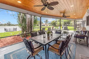 125 Parkwood Dr, Royal Palm Beach, FL 33411 - Photo 2