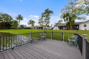 125 Parkwood Dr, Royal Palm Beach, FL 33411 - Photo 40