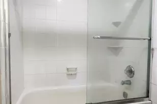 555 SE 8th St, Deerfield Beach, FL 33441 - Photo 16