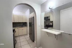 555 SE 8th St, Deerfield Beach, FL 33441 - Photo 24