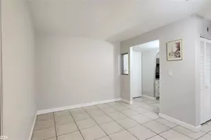 555 SE 8th St, Deerfield Beach, FL 33441 - Photo 22