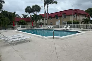 555 SE 8th St, Deerfield Beach, FL 33441 - Photo 2