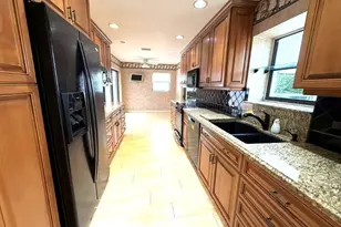 9 Windsor Ln, Boynton Beach, FL 33436 - Photo 8