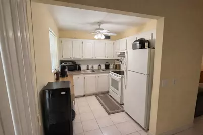 49 Hastings #D, West Palm Beach, FL 33417 - Photo 4