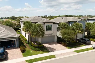 4601 E Pinehurst Trl Trail E, Oakland Park, FL 33309 - Photo 2