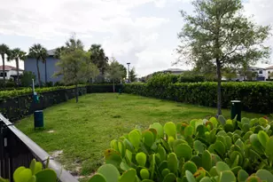 4601 E Pinehurst Trl Trail E, Oakland Park, FL 33309 - Photo 38