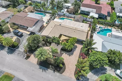 1616 SE 4th Street, Deerfield Beach, FL 33441 - Photo 2