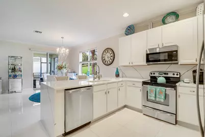 10118 SW Canossa Way, Port Saint Lucie, FL 34986 - Photo 10