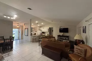 1094 Raintree Ln, Wellington, FL 33414 - Photo 10