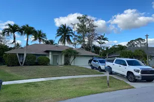 1094 Raintree Ln, Wellington, FL 33414 - Photo 2