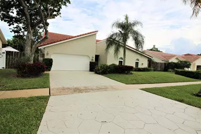375 Sequoia Lane, Boca Raton, FL 33487 - Photo 2