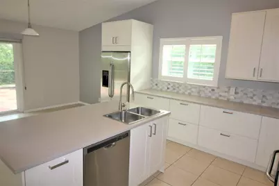 375 Sequoia Lane, Boca Raton, FL 33487 - Photo 8