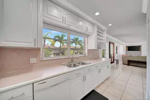 2724 NE 14th St, Fort Lauderdale, FL 33304 - Photo 8