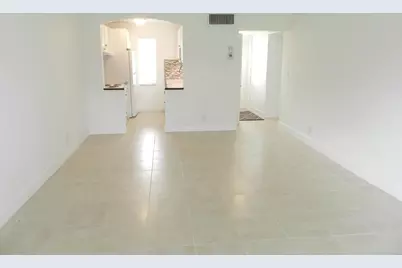 141 West Court, Royal Palm Beach, FL 33411 - Photo 4