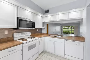 12962 Briarlake Dr, Palm Beach Gardens, FL 33418 - Photo 8