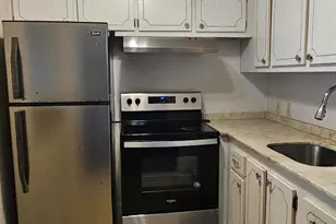 198 E Preston Way, Boca Raton, FL 33434 - Photo 8