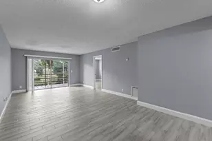 120 Sparrow Dr, Royal Palm Beach, FL 33411 - Photo 2