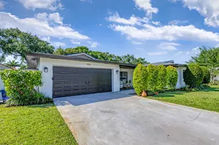 932 Evergreen Dr, North Palm Beach, FL 33408 - Photo 6