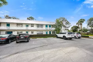 2929 SE Ocean Blvd, Stuart, FL 34996 - Photo 2
